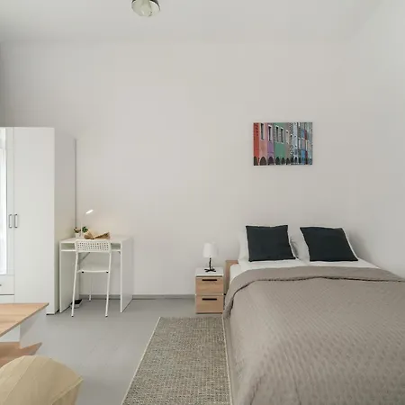 Stylowe I Eleganckie Na Parterze Przy Rynku W Poznaniu By Renters *