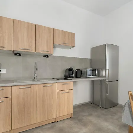 Stylowe I Eleganckie Na Parterze Przy Rynku W Poznaniu By Renters 포즈난